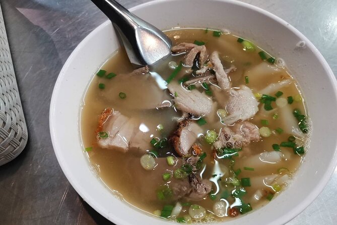 Bangkok: Michelin Guide Street Food Tour by Tuk Tuk - Where You Meet and How the Tuk Tuk Night Starts