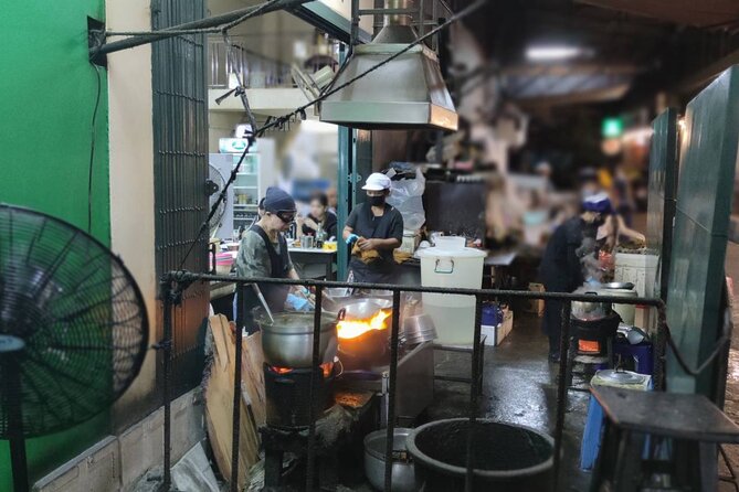 Bangkok: Michelin Guide Street Food Tour by Tuk Tuk - Stop-by-Stop: The Dishes That Make This Tour Feel Michelin