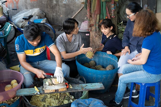 Bangkok: Michelin Street Eats by Tuk-Tuk Guided Food Tour - Pak Khlong Talat Original: lotus folding and the overnight flower scene