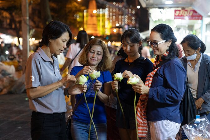 Bangkok: Michelin Street Eats by Tuk-Tuk Guided Food Tour - Who should book this tuk-tuk street food tour