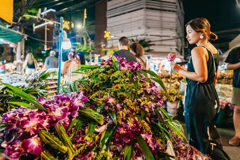 Bangkok: Midnight Food Tour by Tuk-Tuk - Stop-by-stop: Old Town sights you pass, food you actually eat