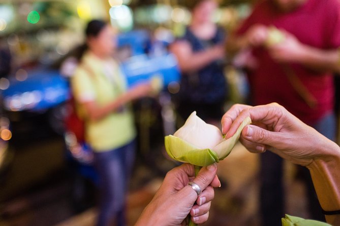 Bangkok Midnight Food Tuk Tuk Tour - Stop 4: Pak Khlong Flower Talat Original, 24-hour flower market energy