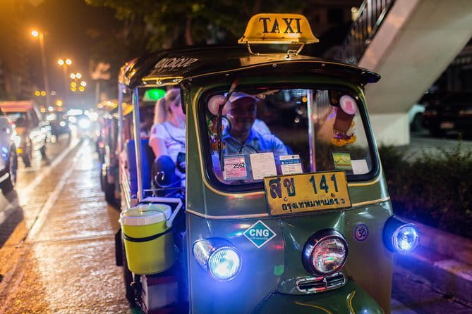 Bangkok Night Food Tour By Tuk Tuk - Stop 3: Pak Khlong Flower Talat (open 24 hours) for the senses