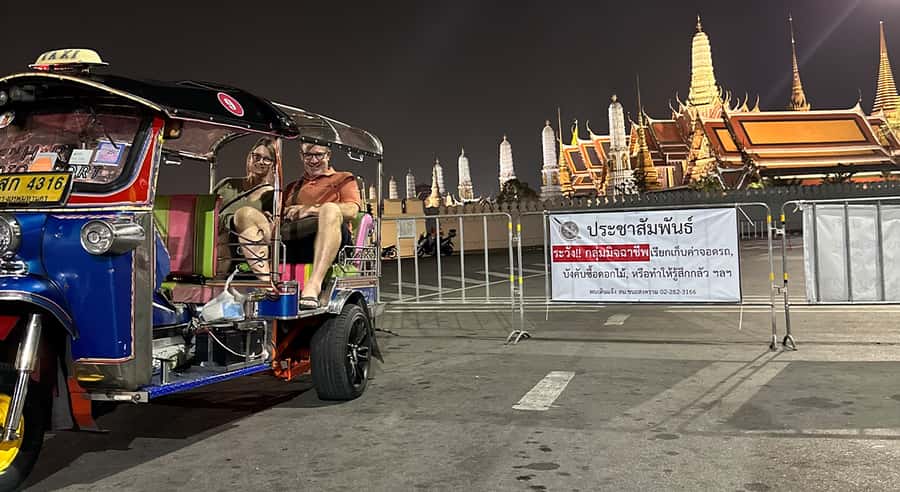 Bangkok Night Tour: Food, Temple & Tuk-Tuk - Price and logistics: is $80 worth it?