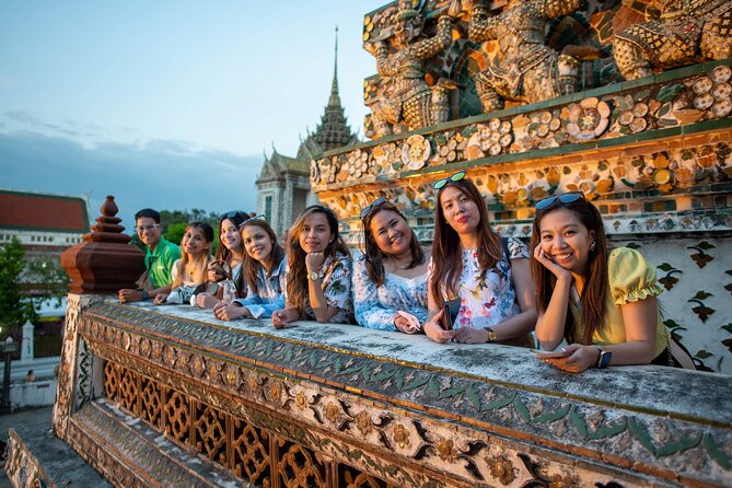 Bangkok Night Tour: Wat Arun, Wat Pho, Chinatown & Tuk Tuk Ride - Meeting point at Tha Tian Pier: the easiest start to a night loop