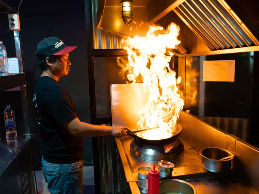 Bangkok Street Food and Night Lights by Tuk Tuk - Song Wat Road: vintage shophouses, street art, and street-snack timing