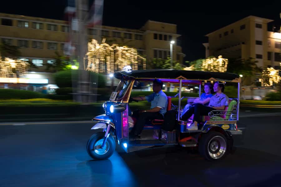 Bangkok Street Food and Night Lights by Tuk Tuk - Dinner at Rat Na Yot Phak 40 Years: comfort food with staying power