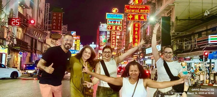Bangkok: Tuk Tuk Adventure Chinatown Michelin Food & Temples - The Surprise Photo Stop, Wat Saket, and Passing Democracy Monument