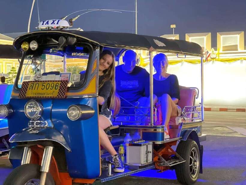 Bangkok Tuk-Tuk by Night with Chinatown Street Food Meal - The long tuk-tuk loop: iconic passes and quick photo moments