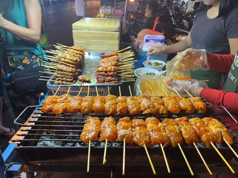 Bangkok Tuk-Tuk by Night with Chinatown Street Food Meal - Chinatown street food meal and dessert: local flavor, not a tasting crawl