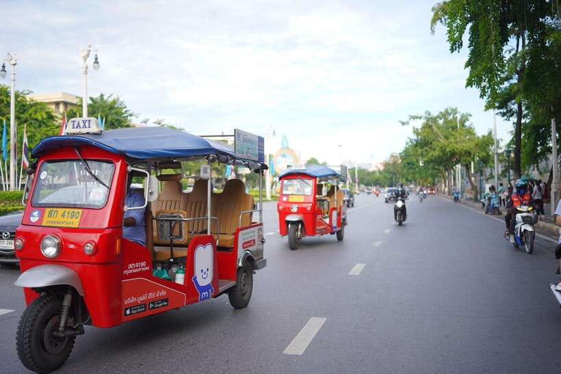 Bangkok: Tuk Tuk Day Pass App & Boat Chao Phraya River - Plus Pass additions: Sukhumvit and Ari for a more local-feeling day