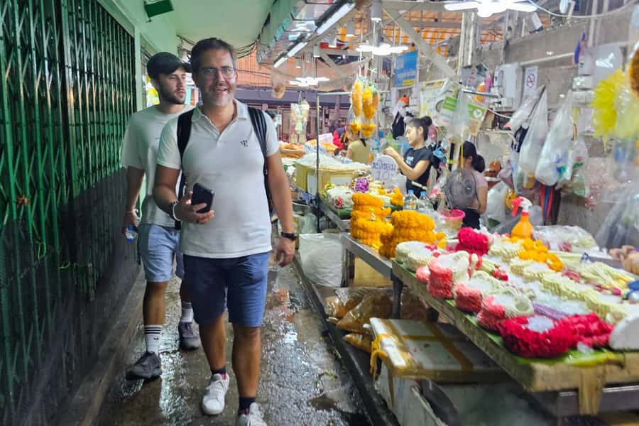 Bangkok Tuk Tuk Night Tour with Chinatown visit - Practical tips that make the difference on tuk tuk night rides