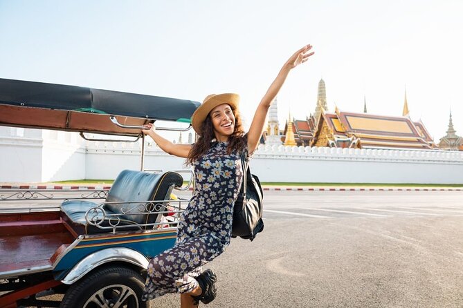 Bangkok Tuk Tuk Tour - Hotel-pickup & Dinner - Pass-by lights: Grand Palace, Giant Swing, and Metal Castle