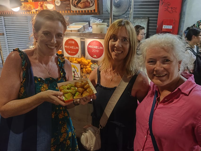 Bangkok Tuk Tuk Tour with Hotel Pick up and Dinner - Temple of Dawn Area: Seeing a Major Landmark Without the Detours