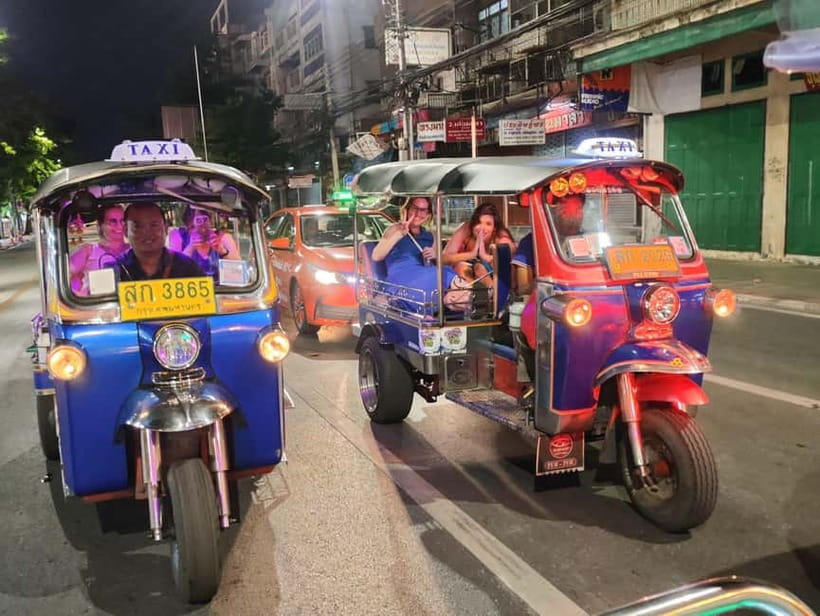 Bangkok Tuk Tuk Tour with Hotel Pick up and Dinner - Thailand’s Biggest Flower Market: Color, Smell, and Night Energy