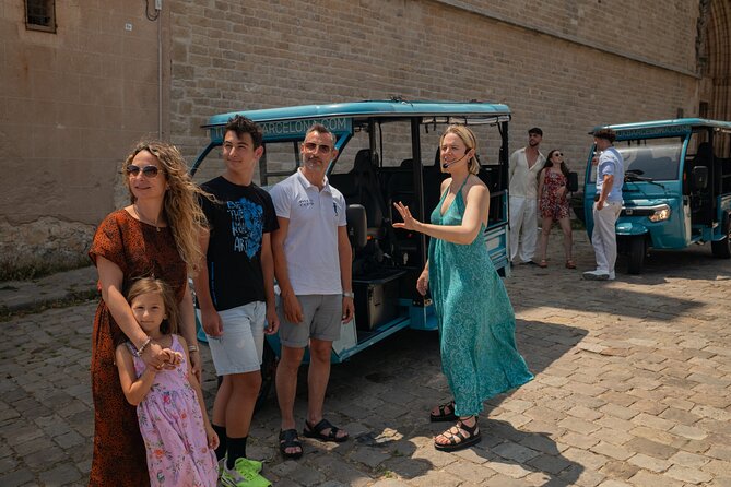 Barcelona: City Highlights Private Tuk-Tuk Tour - Gaudí Stops You’ll See: La Monumental to Casa Batlló