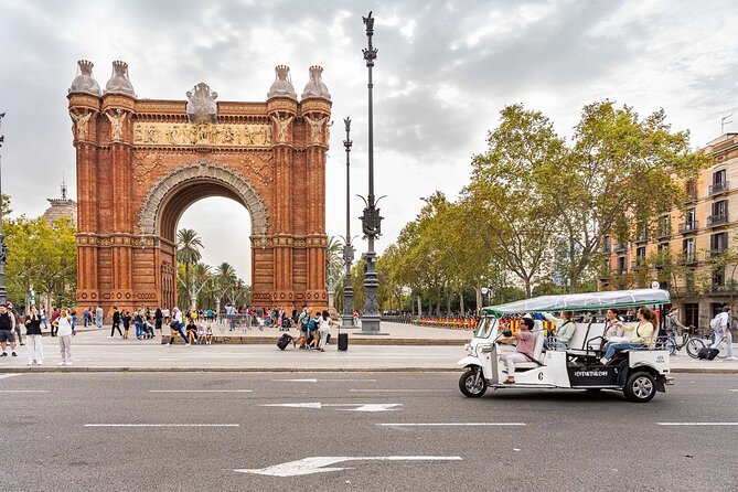 Barcelona Expert Tour with Local Guide in Eco Tuk Tuk Private - How the Eco Tuk Tuk Tour Gets You Across Barcelona Fast
