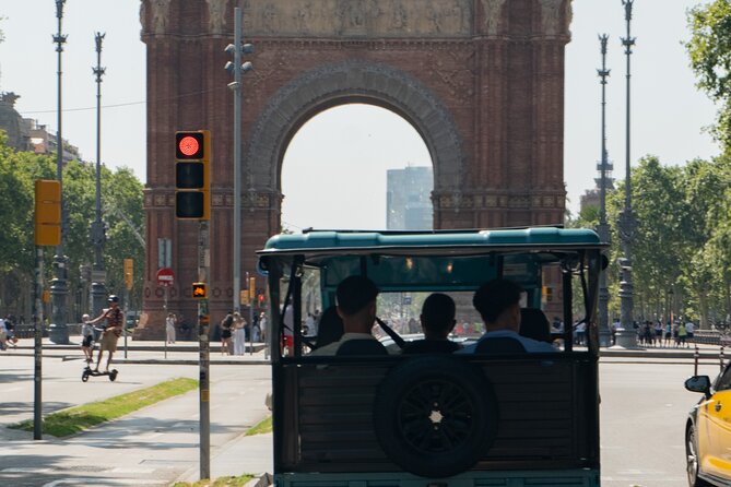Barcelona Panoramic Private Tuk Tuk Tour - Passeig de Gràcia modernism: Puig i Cadafalch, Gaudí, and Casa Batlló