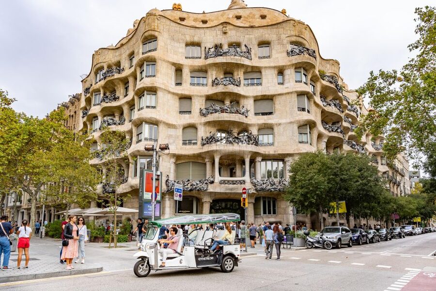 Barcelona: Private City Tour by Eco Tuk Tuk - Price and Value: What $33 Gets You (And What It Doesn’t)