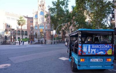 Barcelona: Tour by electric tuk tuk - Where you start at Teatro Tívoli (and why it helps)