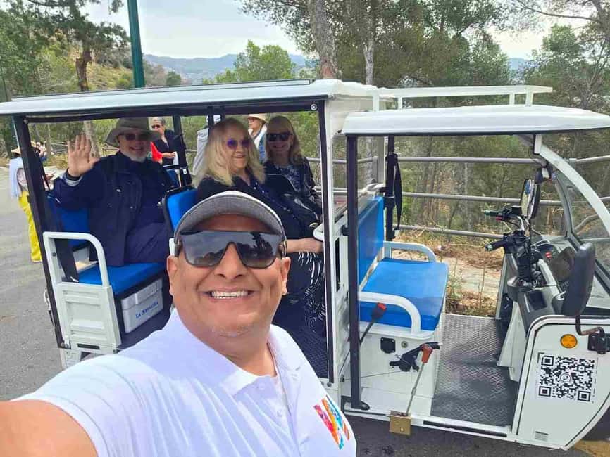 Barcelona: Tour by electric tuk tuk - Sagrada Família: seeing it from streets, angles, and scale