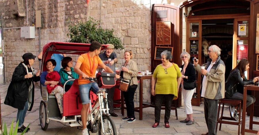 Bari: Rickshaw Street Food Tour - Logistics that make the tour easier: VELO SERVICE, small groups, and timing