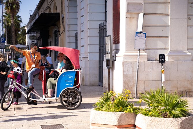 Bari Rickshaw Tour - Castello Normanno Svevo: plaster casts and temporary art