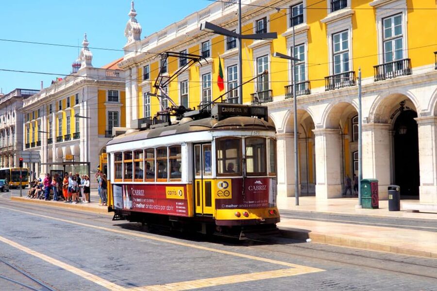 Belem: 4-HOUR Guided Tuk Tuk Tour in Historic BELEM - Jerónimos Monastery: Manueline architecture in the real world