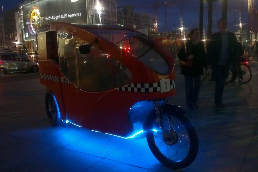 Berlin Express: Private 1-Hour E-Rickshaw Ride - Getting the fit right: seats, kids, luggage, and strollers