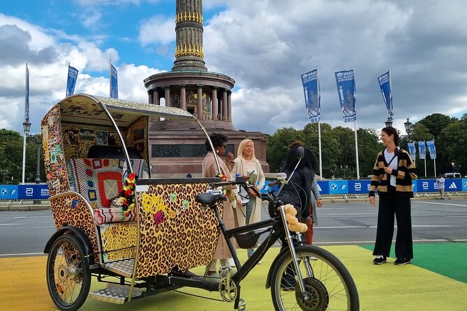 Berlin Rickshaw Tours Historical & Photo City Tour 120min - Sightseeing - Comfort touches that make the photography easier