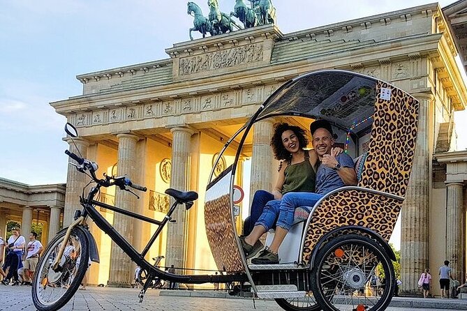 Berlin Rickshaw Tours Historical & Photo City Tour 120min - Sightseeing - Leo’s guiding style: history stories at the right pace