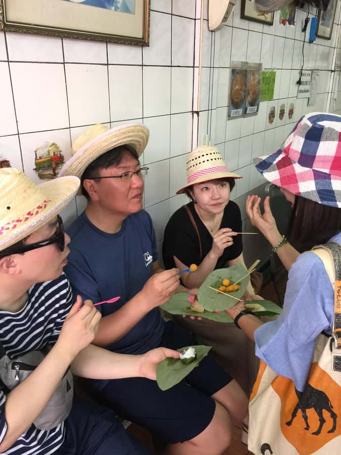 BKK’s Ultimate Food & Canal Tour "Tuk-Tuk Temples & Tastes" - Art house and ancient wooden shop houses: a quieter cultural stop