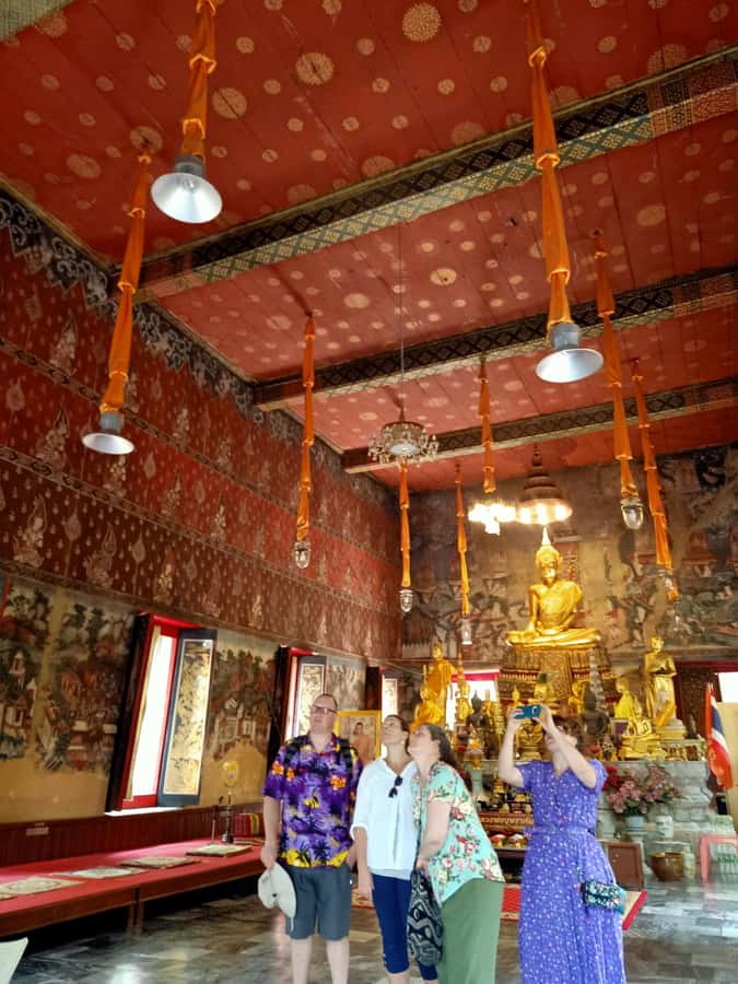 BKK’s Ultimate Food & Canal Tour "Tuk-Tuk Temples & Tastes" - The guide factor: why Hong makes the tour feel easy