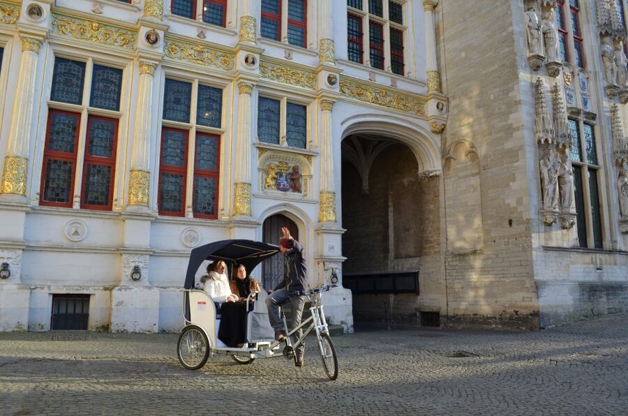 Bruges: Guided Rickshaw Tour - Comfort on Cobblestones: Small Things That Make a Big Difference