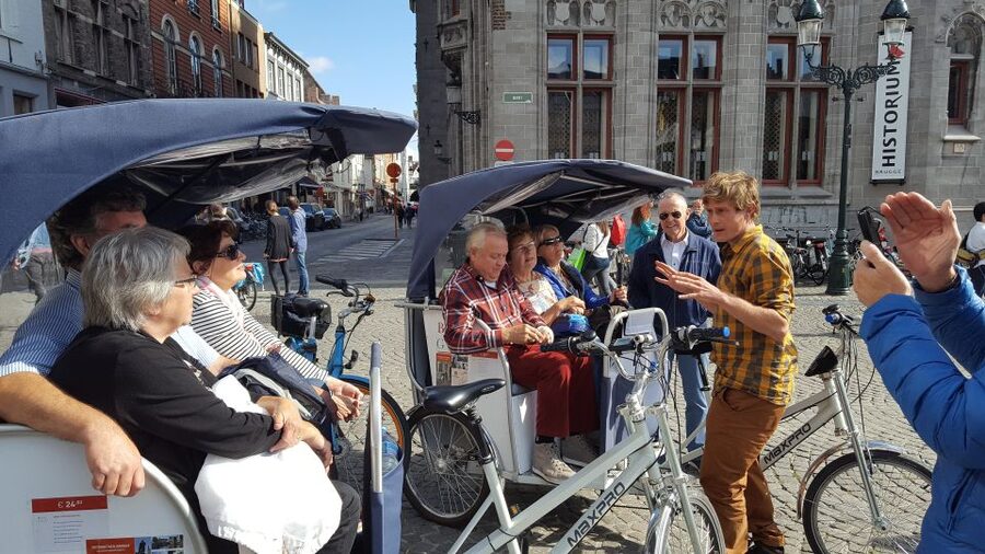 Bruges: Guided Rickshaw Tour - Best Time to Ride (and What to Bring)