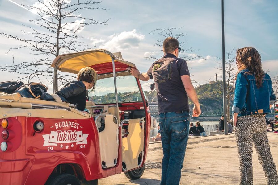 Budapest: Scenic Tuk Tuk Tour - Quick Takeaways