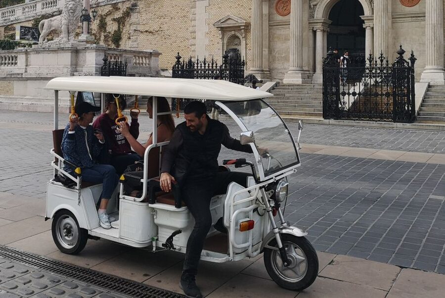 Budapest: Sightseeing Tour by Electric Tuktuk - Why Budapest feels easier from Oktogon