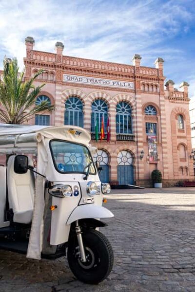 Cádiz TukTuk Tour with Audioguide - Smartphone audioguide: the real convenience upgrade