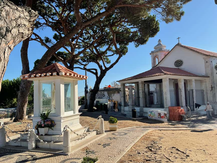 Chaparru's Tours_Lisbon:2-hour sightseeing tour by TukTuk - Meeting point by Praça do Comércio: start where Lisbon feels official