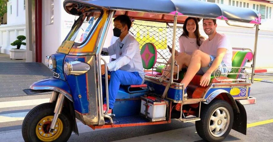 Chiang Mai: Exploration of Old City by Private Tuk-Tuk - Pickup, timing, and how to plan for temple time