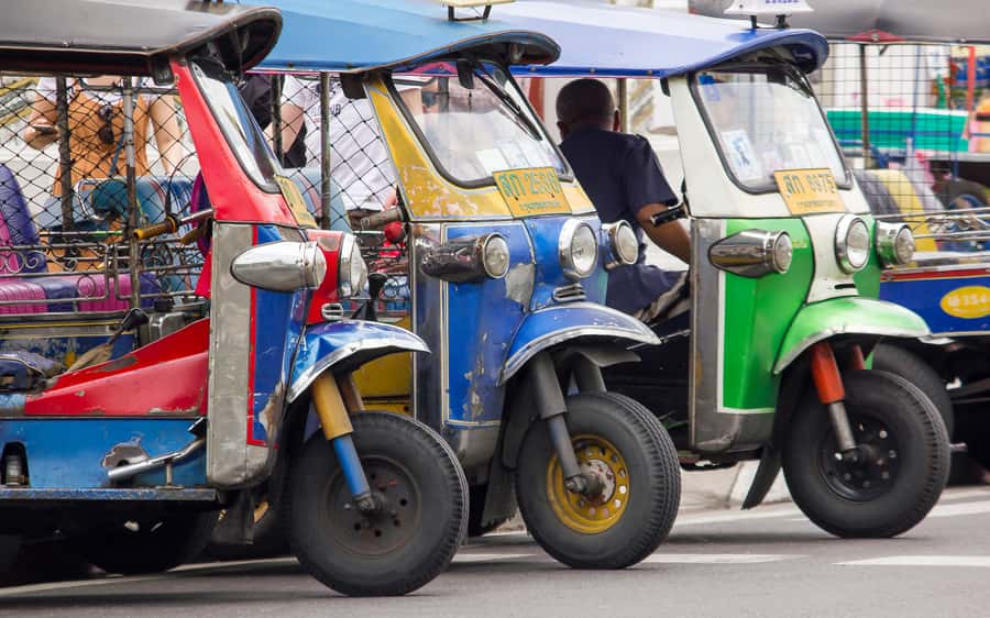 Chiang Mai: Half-Day Private City Tour by Tuk Tuk - Chiang Mai Gate and Tha Phae Gate: City Walls to Photo Stops
