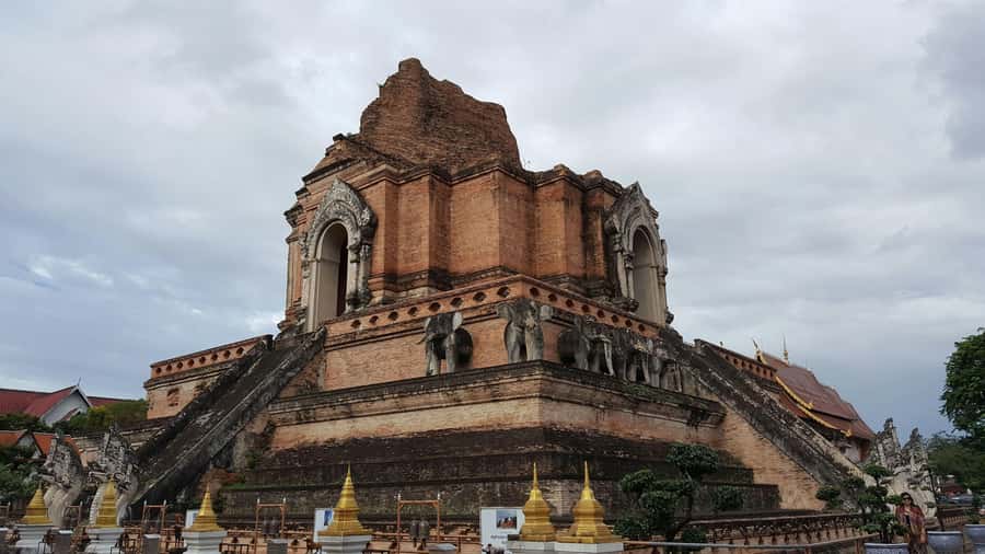 Chiang Mai Light: Tuk Tuk Night Tour with Temples & Markets - Key Highlights Worth Planning For