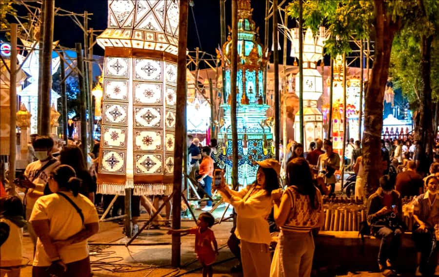 Chiang Mai Light: Tuk Tuk Night Tour with Temples & Markets - Tuk-Tuk Ride Feel, Comfort Tips, and What to Bring