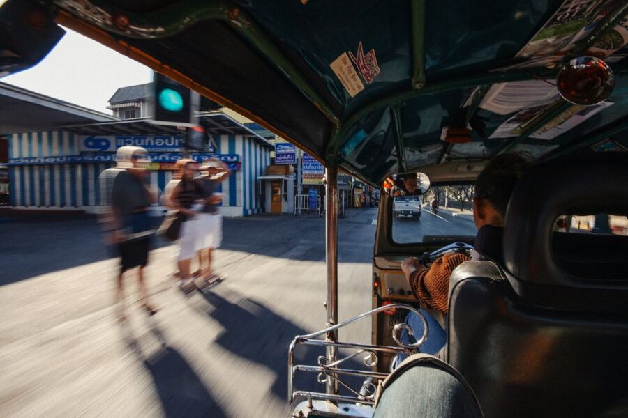 Chiang Mai: Private Tuk Tuk Tour of City Temples With Pickup - Warorot or Mueang Mai Market: snacks and shopping time that makes it real