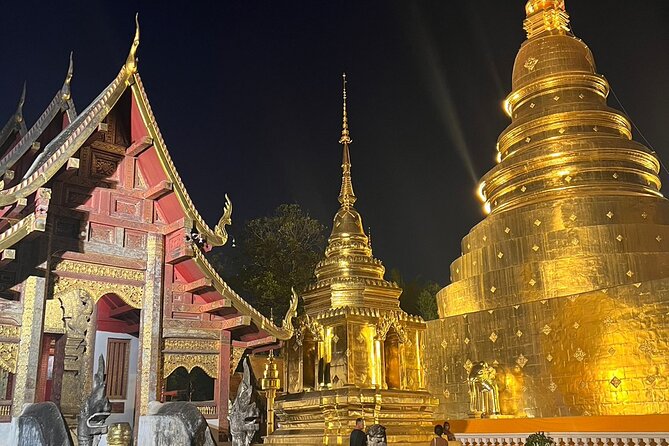 Chiang Mai Temples and Market Tuk-Tuk Evening Night Tour - Getting to the start: Burger King Thapae and the reality of a quick meet-up