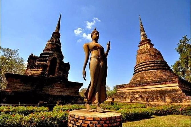 Chiang Mai Temples and Market Tuk Tuk Night Tour - Price and value: what you’re paying $34.23 for