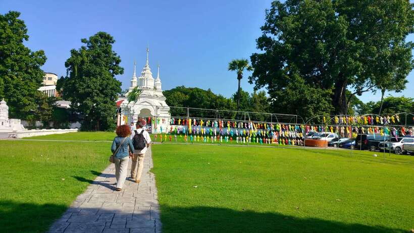 Chiang Mai: Tuk-Tuk Evening Tour with Temples & Street Foods - Price and Value: What $64 Covers (and What It Doesn’t)