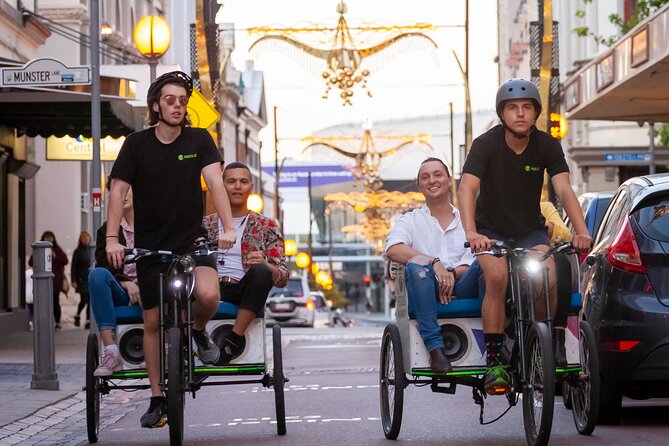 Christmas Lights Rickshaw Tour in Perth - Stop 2: Museum of Perth and the Ute Photo Break