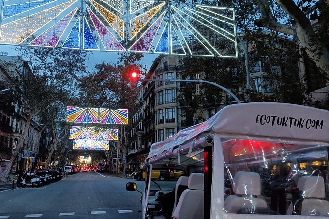 Christmas Lights Tour of Barcelona in Private Eco Tuk Tuk - Finding the meeting point near Carrer de Casp, 13 (and the parking entrance trick)