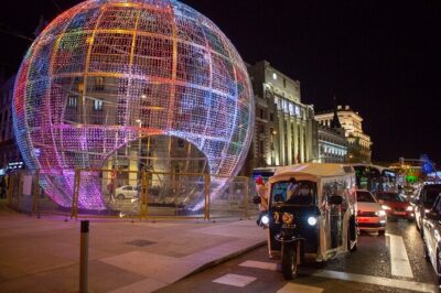 Christmas Lights Tour of Madrid in Eco Tuk Tuk Private - Plaza de Colón and the Discovery Gardens: Christmas lights meet major monuments